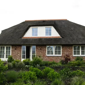 https://bb-schiphol-airport.utrechthotels.net