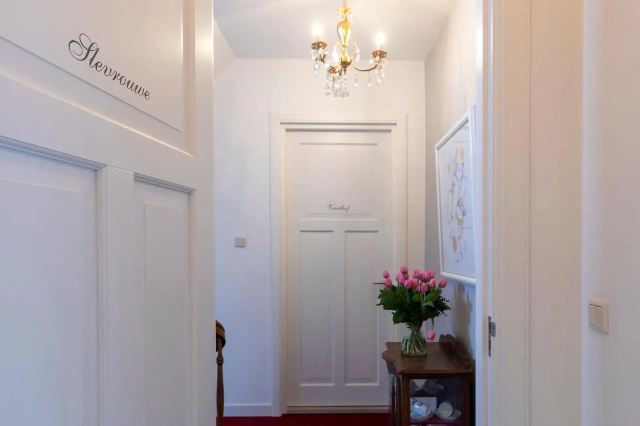 Guesthouse Thoez 마스트리흐트 B&B
